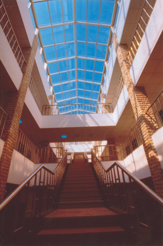 国家211重点工程辽宁大学文科楼